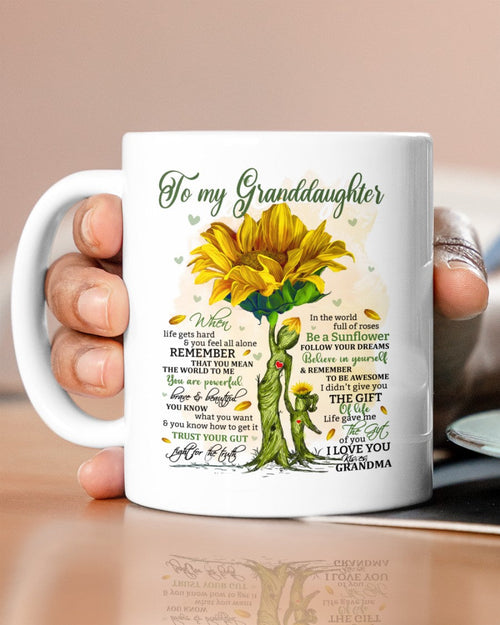 TO GRANDDAUGHTER MUG 02 - GIFT FROM GRANDMA - TIEN00